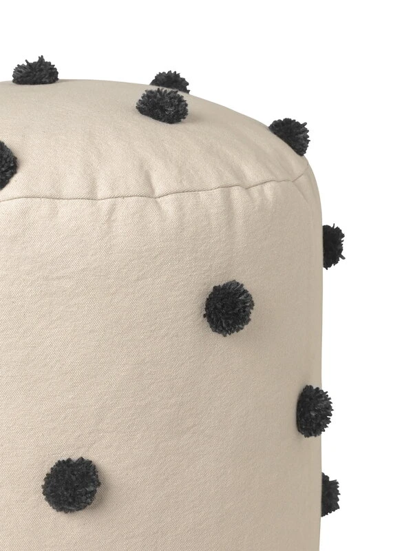 Ferm LIVING Pouf Tufté Dot, Sable - noir 4 Ferm LIVING Pouf Tufté Dot, Sable - noir – Image 2