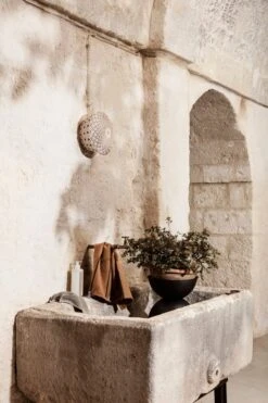 Ferm LIVING Pot Hourglass, XS, Noir -ferm LIVING Magasin 130 2337