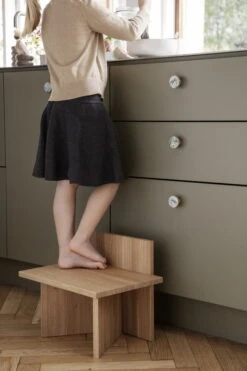 Ferm LIVING Tabouret Oblique, Chêne -ferm LIVING Magasin 418 19023