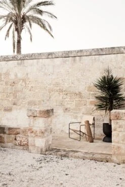 Ferm LIVING Pot Hourglass, Modèle L, Noir 13 Ferm LIVING Pot Hourglass, Modèle L, Noir -ferm LIVING Magasin 99 1767