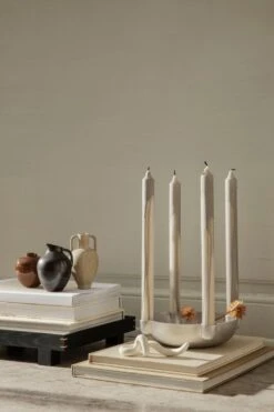 Ferm LIVING Vase Ary Mini, L, Sable -ferm LIVING Magasin fermLIVING AW21 BowlCandleHolderMediumAluminium DrypCandles AryMiniVases image