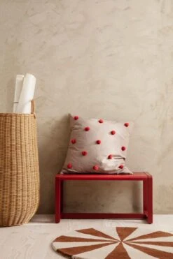 Ferm LIVING Petit Tapis Tufté Arch, Brique Foncé - Blanc Cassé -ferm LIVING Magasin fermLIVING AW21 DotTuftedCushionCamelRed ArchTuftedRugSmallDarkBrickOffWhite image