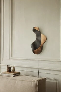 Ferm LIVING Applique Oyster, Noir -ferm LIVING Magasin fermLIVING AW21 OysterWallLamp AryMiniVases image