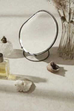Ferm LIVING Miroir De Table Pond, Chrome Foncé -ferm LIVING Magasin fermLIVING AW21 PondTableMirrorDarhChrome image