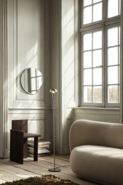 Ferm LIVING Petit Miroir Pond, Chrome Foncé -ferm LIVING Magasin fermLIVING AW21 TinyFloorLampSteel PondMirrorSmallDarkChrome UTAPiece image