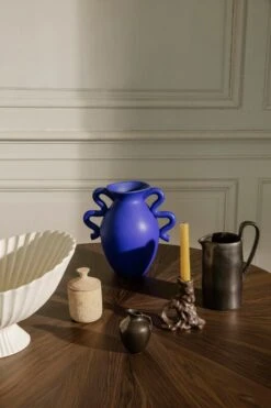 ferm LIVING Magasin -ferm LIVING Magasin fermLIVING AW21 VersoTableVase UraScentedCandle AryMiniVase image