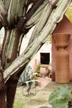 Ferm LIVING Fauteuil Lounge Desert, Noir - Dune -ferm LIVING Magasin fermLIVING SS22 AgnesPlantStand DesertLoungeChair image 2