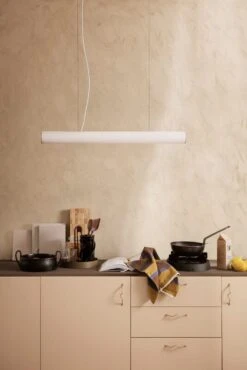 Ferm LIVING Suspension Vuelta, 100 cm, Blanc - laiton 11 Ferm LIVING Suspension Vuelta, 100 cm, Blanc - laiton -ferm LIVING Magasin fermLIVING VueltaPendant 100 WhiteBrass image