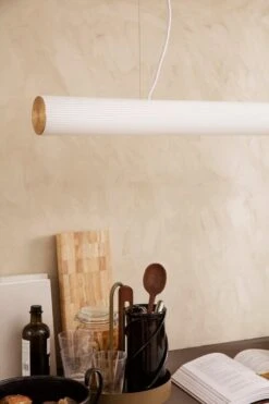 Ferm LIVING Suspension Vuelta, 100 cm, Blanc - laiton 12 Ferm LIVING Suspension Vuelta, 100 cm, Blanc - laiton -ferm LIVING Magasin fermLIVING VueltaPendant WhiteBrass image